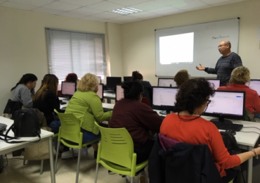 Este proyecto es impulsado por la Fundación Cibervoluntarios, Fundación Mujeres y Google.org, con la  colaboración del Ministerio de Sanidad, Servicios Sociales e Igualdad