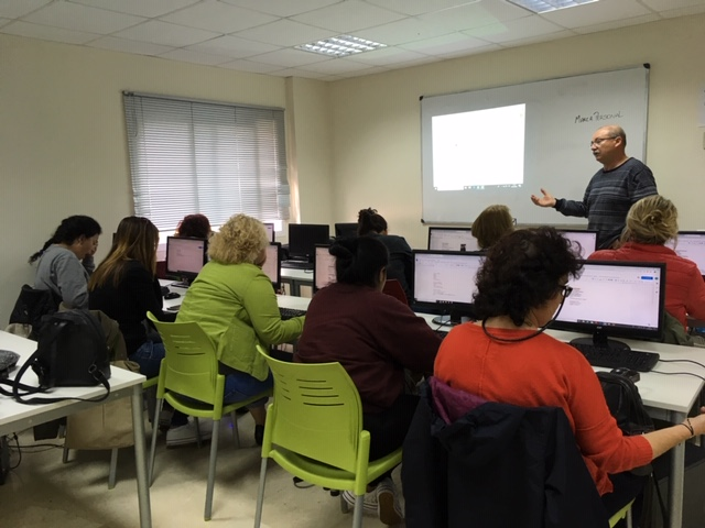 Este proyecto es impulsado por la Fundación Cibervoluntarios, Fundación Mujeres y Google.org, con la  colaboración del Ministerio de Sanidad, Servicios Sociales e Igualdad