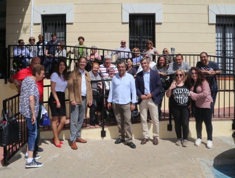 El alcalde de Benalmádena, Víctor Navas, ha recordado que la petición al Distrito Sanitario Costa del Sol partió de la Agrupación Voluntarios de Benalmádena