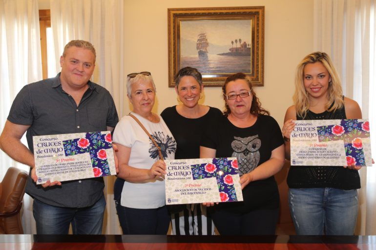 “Los integrantes de los colectivos ponen mucha intensidad y dedicación para que no se pierdan las tradiciones”, ha valorado la concejala de Tradiciones Populares, Ana Scherman