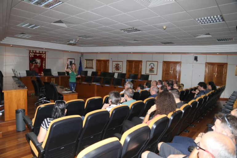 “En esta tercera fase trabajarán simultáneamente 33 personas, principalmente peones y oficiales de albañilería, y tendrá una duración de unos tres meses”, ha detallado la concejala