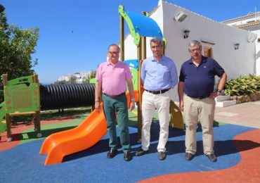“Hemos construido este pequeño parque infantil para seguir dándole vida
a este entorno" Alcalde de Benalmádena, Víctor Navas