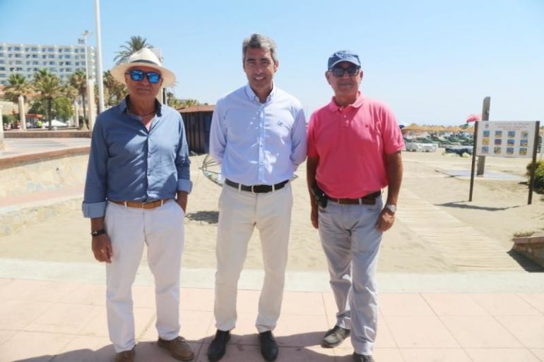 “Nuestra línea de trabajo desde Playas esta legislatura va a ser seguir
conservando estas Banderas Azules e intentar lograr alguna más”, ha
anunciado la concejala de Playas, Encarnación Cortés.