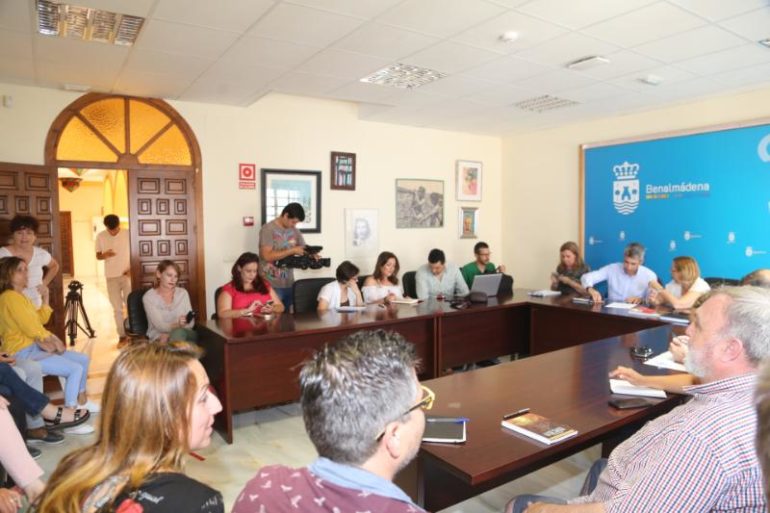 “La delegada del Gobierno Andaluz ha propuesto incluir el nuevo instituto en Retamar y el colegio en Finca Doña María en el plan de infraestructuras educativas que diseñará la Junta para el periodo 2020-2027”, ha anunciado el alcalde de Benalmádena, Víctor Navas