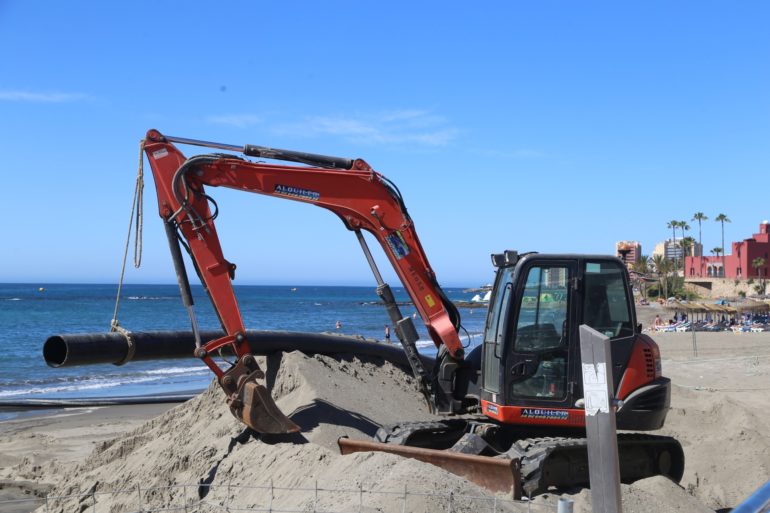 “A día de hoy, se ha ejecutado el 75% de las obras del dragado”, ha apuntado la concejala de Playas, Encarnación Cortés
