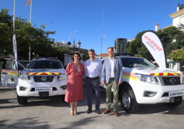 “Desde hoy Protección Civil refuerza su parque móvil con una ambulancia y dos vehículos ligeros”, ha anunciado Navas