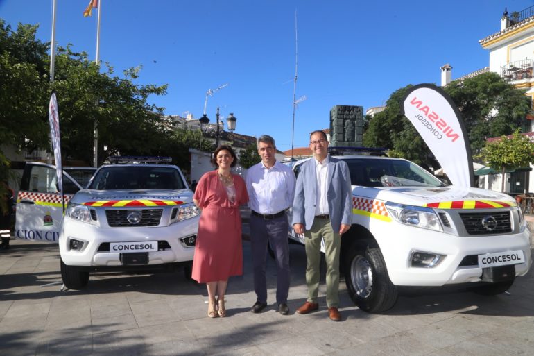 “Desde hoy Protección Civil refuerza su parque móvil con una ambulancia y dos vehículos ligeros”, ha anunciado Navas