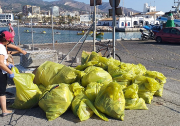 Los organizadores recogieron unos 500 kilos de residuos, sobre todo latas, botellas, cartón y papel, trapos y gran cantidad de poliexpán