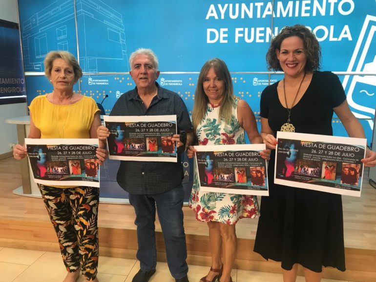 Moreno presenta la Verbena de Guadebro junto a miembros de la asociación de vecinos