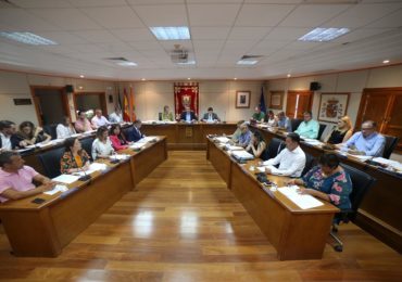 “Confiamos en que finalmente den el visto bueno a la parcela para la creación de este nuevo centro: desde nuestra llegada al gobierno municipal en 2015 hemos realizado un trabajo importante para la búsqueda y cesión de terrenos para que la Junta de Andalucía pueda afrontar la construcción de nuevas infraestructuras educativas en las mejores condiciones”, ha valorado la concejala de Educación, Elena Galán.