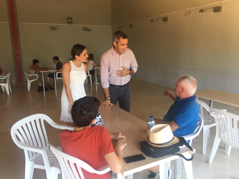 Estas prácticas conversacionales con ingleses nativos se desarrollan todos los lunes de julio y agosto en el edificio Innova de 11.30 a 13.00 horas