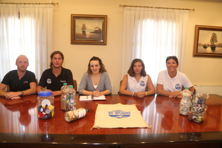 La concejala de Playas Encarnación Cortés presenta las jornadas en colaboración con la asociación  ‘Mi Moana’