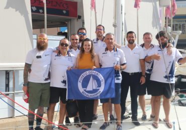 La ONG Paraocio y el Club Andaluz de Vela adaptada presentan la tripulación con la que acudirán a la 38 Copa del Rey de Vela, que se celebrará en Palma a finales de mes