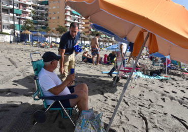 Javier Hidalgo y Antonio Carrasco reparto conos ceniceros