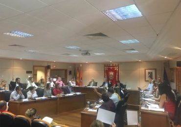 “Benalmádena es una ciudad abierta, ejemplo de convivencia, tolerancia y concordia entre más de 120 nacionalidades y distintas confesiones religiosas que cohabitamos en paz y armonía”, ha valorado el portavoz del grupo socialista, Manuel Arroyo.