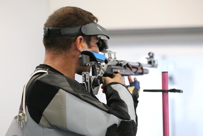 La primera campeona absoluta en pistola de aire fue Amalia Concepción Ramondelli Villena, y el primer Campeón absoluto en Carabina de aire fue Pedro Rodríguez Jiménez