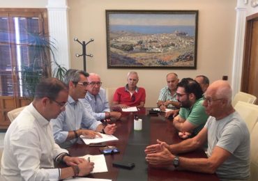 “Los vecinos nos han asegurado que algunos locales no cumplen con la normativa municipal en materia de ruido, y por parte del equipo de gobierno nos hemos comprometido a reforzar la vigilancia policial para garantizar el cumplimiento de las ordenanzas vigentes”, ha anunciado el alcalde de Benalmádena, Víctor Navas.