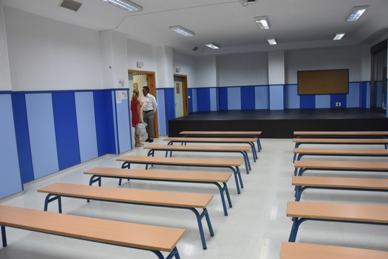 Carmen Díaz visita colegios previa inicio curso escolar