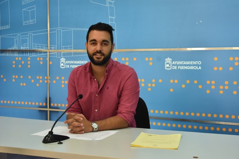 José Manuel Martín informa sobre los talleres de Teatro y Canto de Juventud