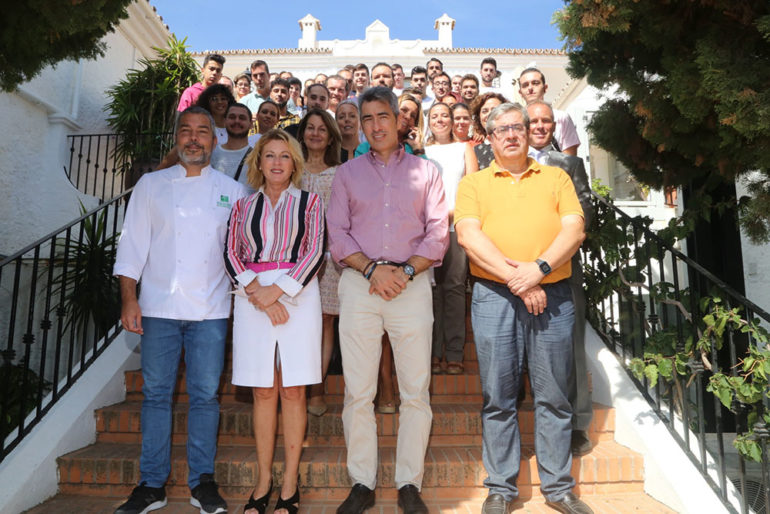 Este curso La Fonda cuenta con 25 estudiantes para cocina y otros 25 para sala