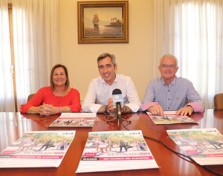 “Las actividades organizadas por AFAB con motivo del Día Mundial del Alzheimer sirven para dar visibilidad a la actividad de la asociación, y para concienciar a la ciudanía sobre los efectos devastadores de esta enfermedad, que acaba con elementos tan valiosos para una persona como los recuerdos o la propia identidad”, ha destacado el alcalde de Benalmádena, Víctor Navas
