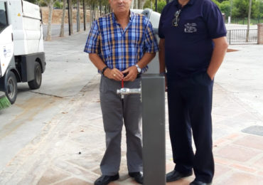 “Hemos iniciado este plan de actuación con la instalación de la primera fuente en el recinto ferial de Arroyo de la Miel, un espacio público muy transitado y utilizado para actividades deportivas y de ocio”, ha informado el concejal de Servicios Operativos, Salvador Rodríguez