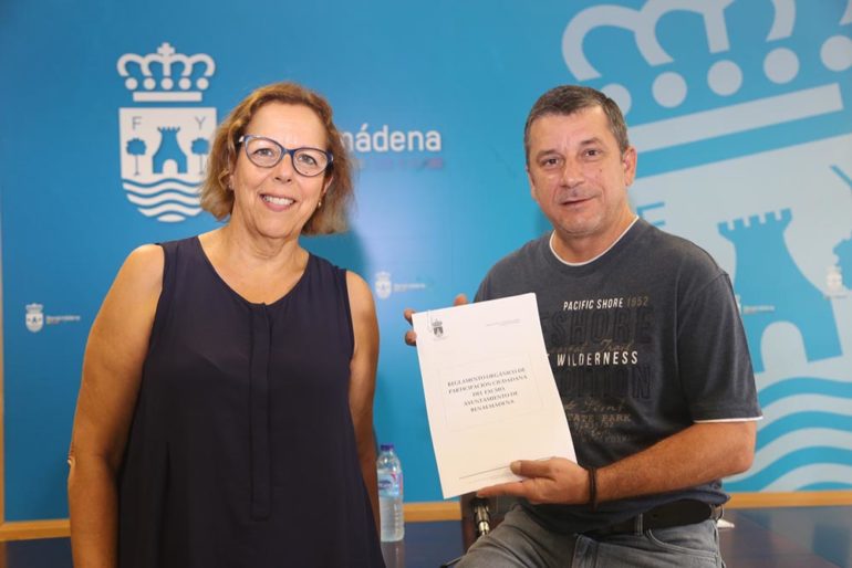 El Movimiento Ciudadano, integrado por representantes de colectivos y asociaciones de la localidad, ser el organismo que decida los plazos para su completa aplicación