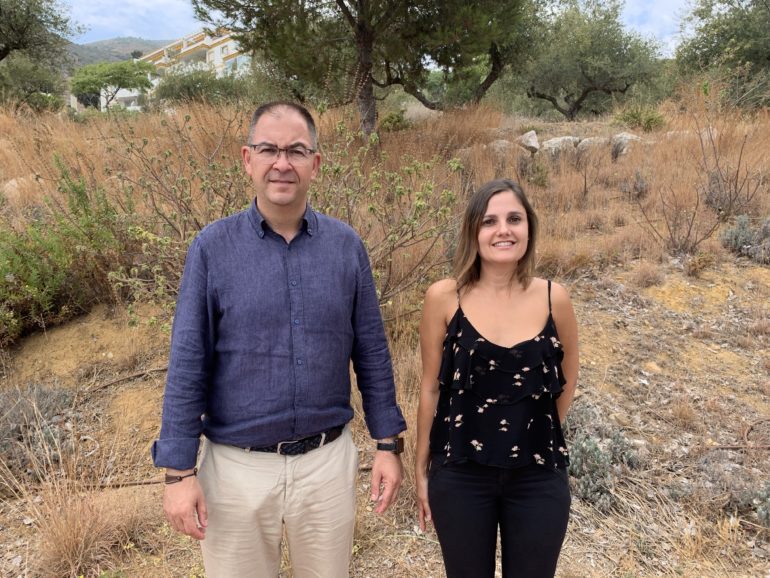 “Desde el PSOE instamos a la Junta de Andalucía para que acometa de forma urgente la construcción del nuevo instituto en Retamar y el colegio en Finca Doña María, unas infraestructuras vitales para nuestra comunidad educativa”,