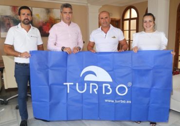 “Desde el Puerto Deportivo prestamos nuestro apoyo a este tipo de iniciativas como plataforma de difusión de la imagen de Benalmádena y su recinto portuario”, ha explicado el gerente del Puerto, Manuel J. Jiménez, que ha deseado suerte a Cristóbal Márquez en su travesía