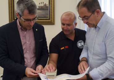 Cristóbal Márquez realizó la travesía sin neopreno, y en el tiempo récord de cuatro horas y diez minutos