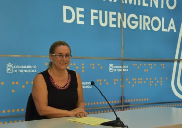 La alcaldesa de Fuengirola, Ana Mula, revela datos sobre el reciclaje del papel y cartón en la ciudad