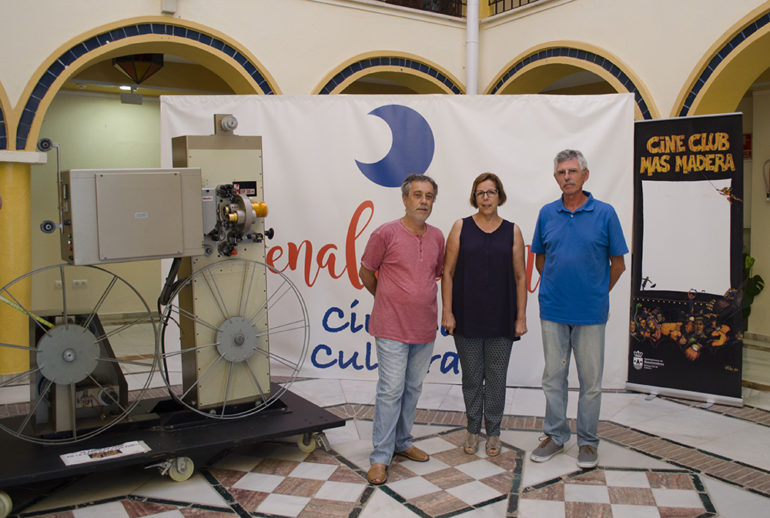 “La labor que desarrolla Más Madera es importantísima para Benalmádena, ya que gracias a ellos el cine tiene un lugar preferente en nuestra ciudad”, ha destacado la concejala de Cultura, Elena Galán