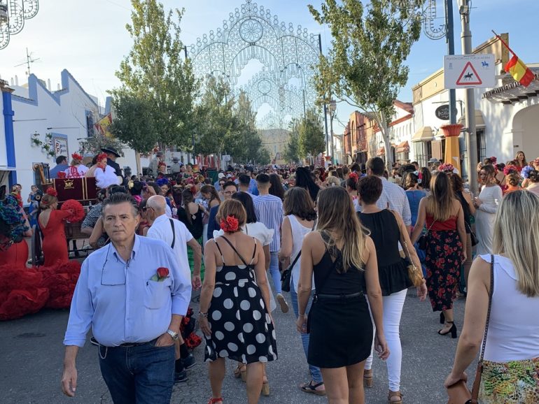 Pedro “El Granaíno” y Jesús Méndez encabezan el cartel de esta noche (22:30 horas). Iván Ferreiro mañana jueves, Virginia Gámez el viernes y Diana Navarro el sábado completan las actuaciones de Feria