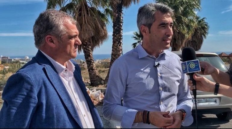 Víctor Navas propone institucionalizar la eliminación del coche oficial y servicio de escolta, medida que ha supuesto un ahorro anual de más de 200.000 euros para las arcas municipales