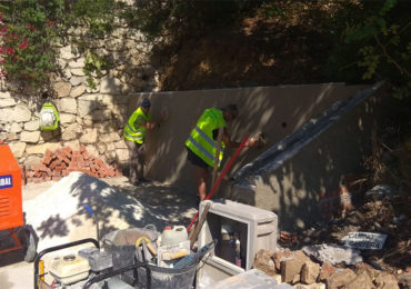 También se ha habilitado un espacio para albergar los diferentes contenedores de basura existentes en la zona