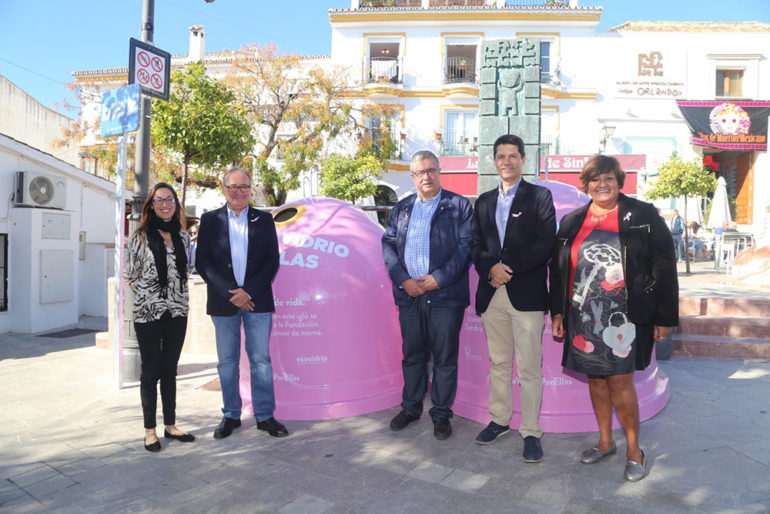 “Los contenedores permanecerán una semana en la plaza de las Tres Culturas, y la semana que viene se trasladará a la plaza de Austria en Arroyo de la Miel”, ha informado el concejal de Urbanizaciones, Juan Carrillo