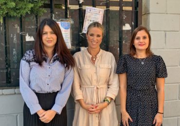 “El autoproclamado ‘Gobierno del Cambio’, aquellos que decían que venían a solucionar los problemas que tenía la educación, han hecho lo contrario: instalar nuevas aulas prefabricadas, como podemos encontrar en el IES Cerro del Viento”, ha denunciado la diputada socialista, Patricia Alba