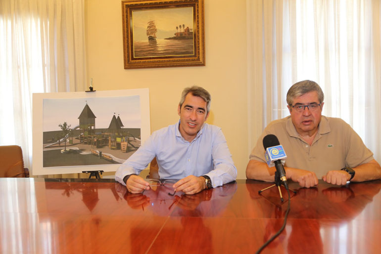 “Los dos nuevos parques sumarán una superficie conjunta de 400 metros cuadrados, y las obras tendrán un coste global de unos 250.000 euros”, ha informado el concejal de Parques y Jardines, Joaquín Villazón