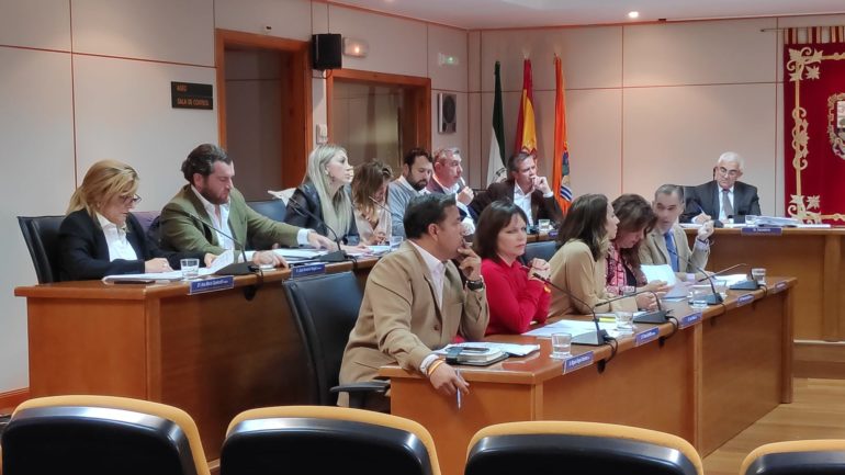 A través de la moción facilitada por ABAD, el Ayuntamiento se compromete a iniciativas como convocar subvenciones y ayudas tanto institucionales como individuales, para contribuir a la mejora de la calidad de vida, la integración, el acceso y la eliminación de barreras arquitectónicas en el municipio