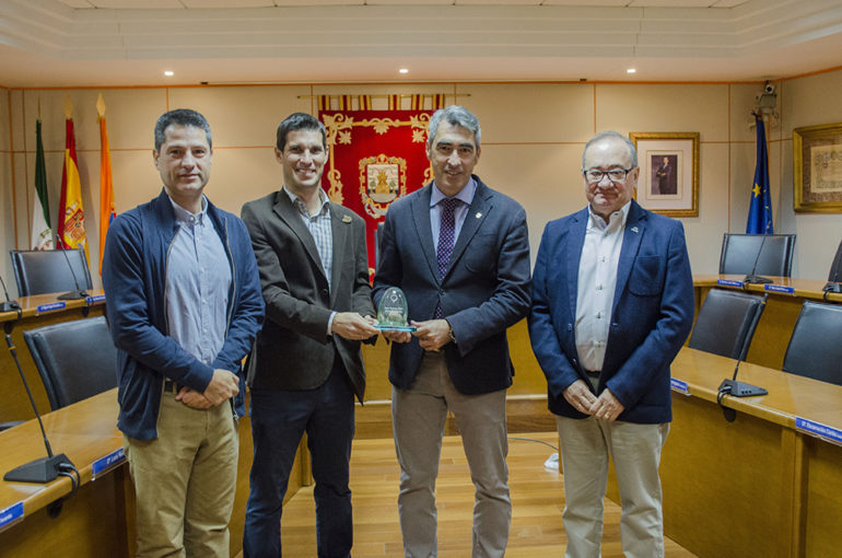 “Agradecemos a los vecinos de Benalmádena su valiosa contribución para lograr cumplir los compromisos de reciclaje de vidrio”, ha puesto en valor el concejal de RSU, Juan Carrillo