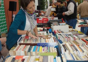 Desde las 9:00 a las 14:00 horas del sábado 30, en la entrada de la Biblioteca se ponen a la venta libros, revistas y audiovisuales a precios increíbles