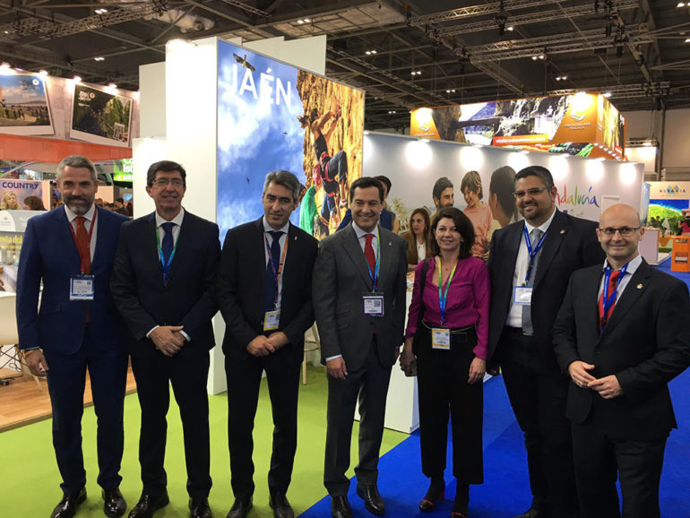 También el alcalde ha mantenido un encuentro con Jet2 Holidays para establecer las condiciones de un nuevo acuerdo de colaboración, “en el que apostaremos por aumentar el impacto del acuerdo anterior,  que propició la realización de casi 13.000 reservas durante 2019”