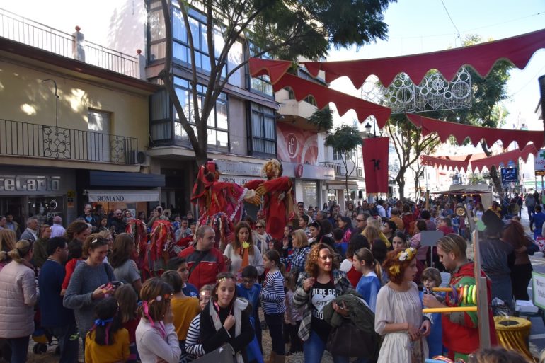 El centro de la ciudad se trasladará al Medievo a partir de las 11:00 horas, en una fiesta que contará con calles decoradas, talleres infantiles y juegos temáticos desde las 11:00 horas