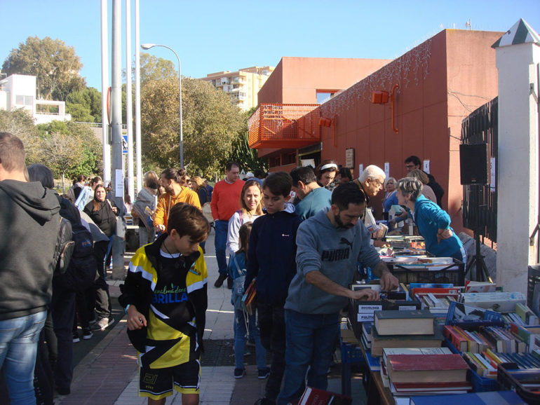 A esta cifra hay que sumar los 2.562 euros procedentes del mercadillo semanal que, a lo largo del año, todos los martes y miércoles tiene lugar en la recepción de la Biblioteca
