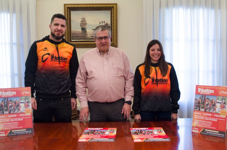 “Tras recientes incorporaciones, como la tiro con arco, hoy presentamos la escuela de triatlón, uno de los deportes más completos que hay”, ha añadido