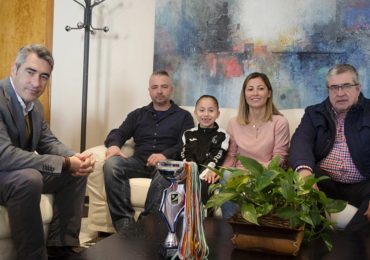 “Ornella es una de las grandes promesas del deporte benalmadense, en una categoría en la que es un año más joven que el resto de las competidoras”