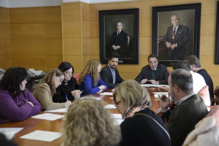 Este órgano de participación está integrado por una veintena de personas en representación de toda la comunidad educativa