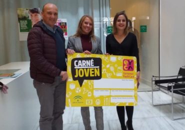 “Durante el encuentro abordamos la preparación de la quinta edición del Día de la Juventud, que se celebrará el próximo mayo en Tívoli”, ha anunciado la concejala de Juventud, María Isabel Ruiz