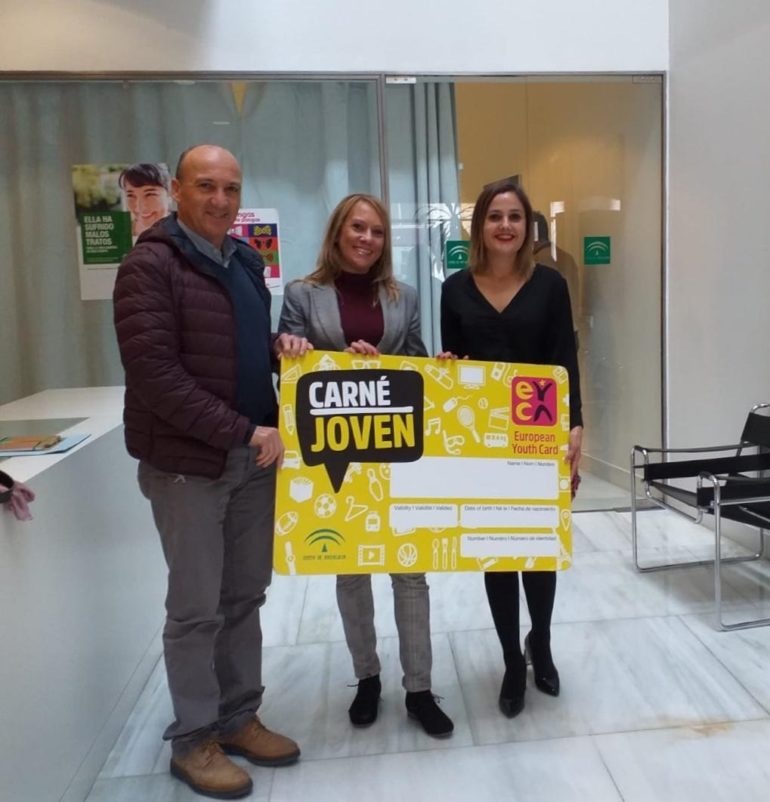 “Durante el encuentro abordamos la preparación de la quinta edición del Día de la Juventud, que se celebrará el próximo mayo en Tívoli”, ha anunciado la concejala de Juventud, María Isabel Ruiz