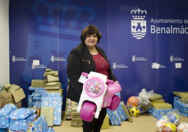 Se han repartido regalos y juguetes a unos 300 menores, niños y niñas con edades que comprenden desde bebés hasta 14 años aproximadamente
